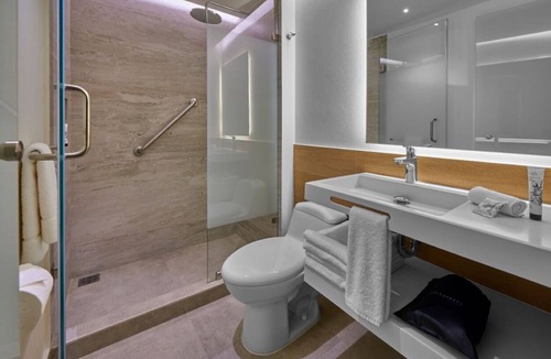 Providencia Hotel | Bright & Modern Hotel Room in Guadalajara – Perfect Central Location