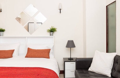 Zhongzheng Apartment | Bright Spacious Apartment above Shandao MRT