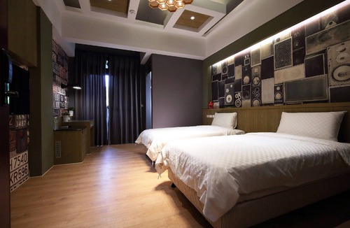 Xincheng Bed & Breakfast | Buckingham Palace B&B