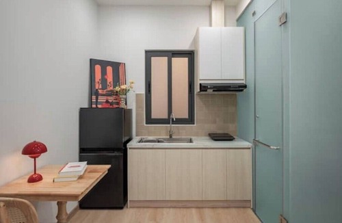 Tan Binh Apartment | Budget Chic Apt Near Airport