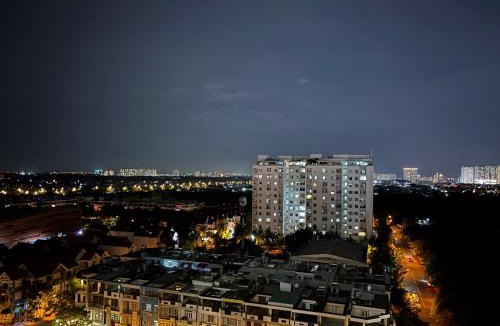 Binh Chanh Apartment | Căn hộ 1PN 1WC sofa phòng khách, ban công rộng, netflix