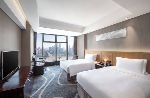 Yuzhong Hotel | C Plaza Hotel CQ Jiefangbei Hongya Cave