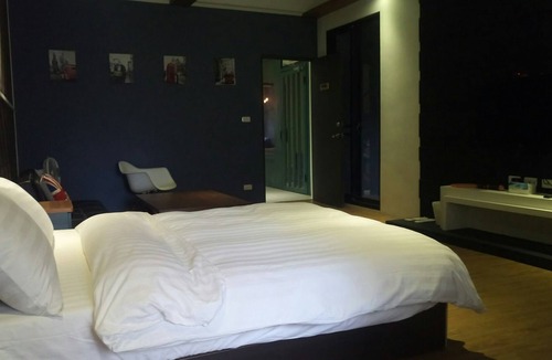 Tainan City Centre Apartment | C202 Double room (Section of Ximen Road, beside Blueprint Culture & Creative Park)