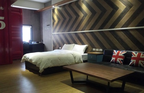 Tainan City Centre Apartment | C202 Double room (Section of Ximen Road, beside Blueprint Culture & Creative Park)