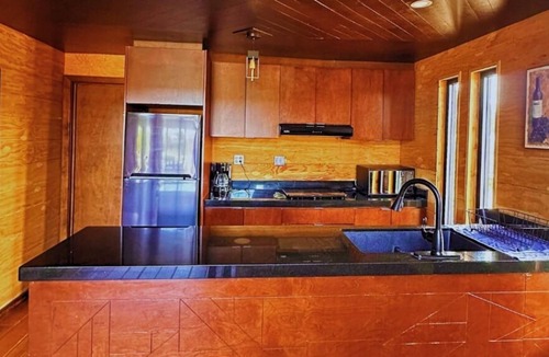 Valle de Guadalupe Cabin | Cabaña Para Grupos ! Ubicada en el Centro de Valle de Gpe