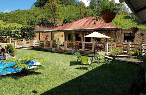 Alta Verapaz House | Cabaña completa en granja familiar Li´Kanti