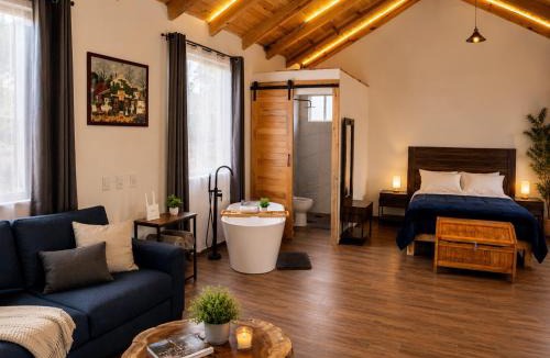 Mazamitla Ski Chalet | Cabaña Romántica con Tina para Parejas