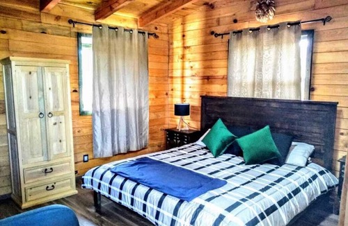 Bernal Hotel | CABAÑAS BIG MOUNTAIN