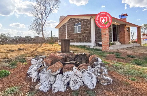 Queretaro Cabin | Cabin in Magic Town with BBQ & SMART TV