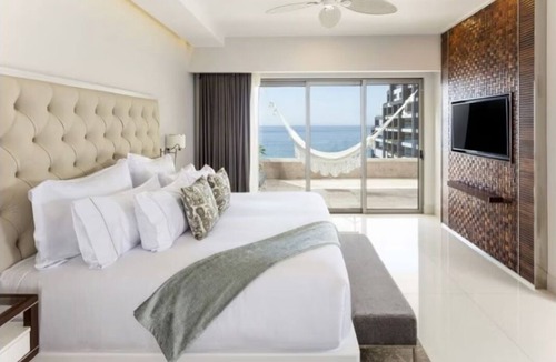 San Jose del Cabo Resort | Cabo Luxury on the beach with 2 bedrooms, full kitchen, 2 balconies and hammocks