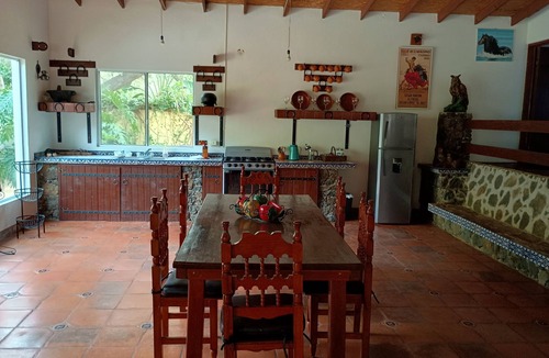 El Sauzal House | Campestre Oviedo complete house with pool in the Guadalupe Valley wine route.