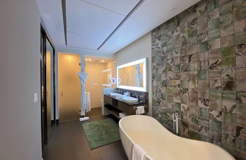 Playa Mujeres Resort | Cancun GARZA BLANCA Resort SWIM UP suite 2br/3ba. ALL-INCLUSIVE option. Butler.
