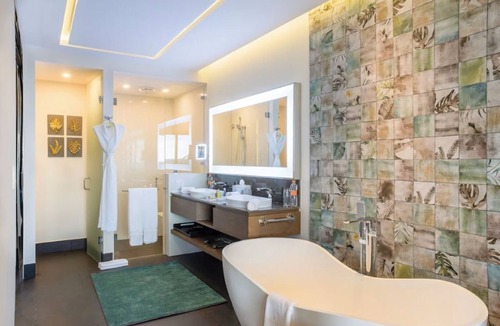 Punta Sam Resort | Cancun Luxury Beachfront Resort Dec 20-Jan3 All Inclusive for 4