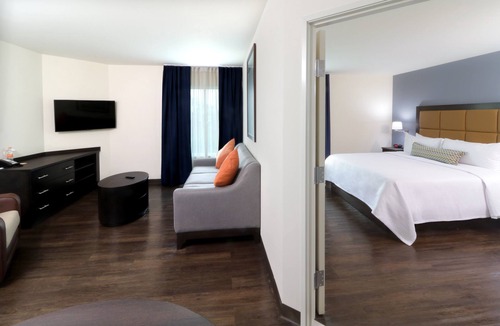 Celaya Hotel | Candlewood Suites Celaya by IHG