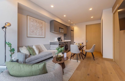 Zona Rosa Condo | Capitalia El Angel