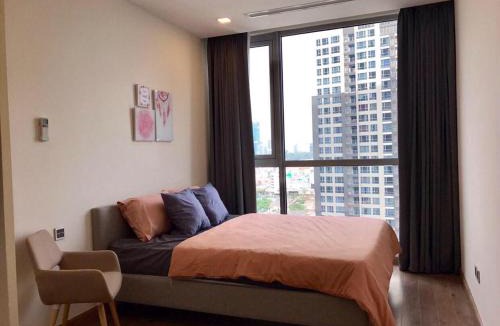Hang Xanh Apartment | Capitalland's Service Apartment Park 2 Vinhomes