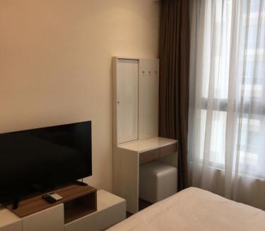 Hang Xanh Apartment | Capitalland's Service Apartment Landmark 6 Vinhomes