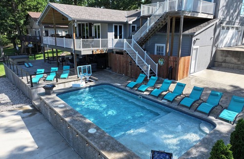 Sunrise Beach House | Captain Ron's House - Heated Pool - Hot tub - Games - Party Dock - Sleeps 22+