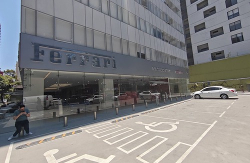 Ampliacion Granada Apartment | CARSO SOUMAYA Square FERRARI Building