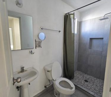 Queretaro House | Casa 3 recamaras 6 personas Facturo cerca IPQ Parque Industrial Bernardo