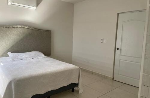 Hermosillo House | Casa 49i Condominio cerca del aeropuerto y consulado