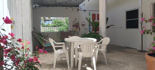 Santa Maria House | Casa a 3 cuadras de Playa Zicatela AC y patio