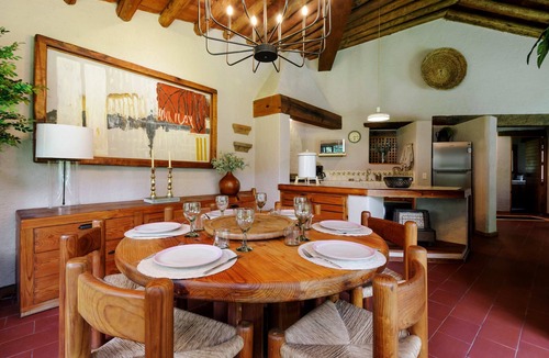 Valle de Bravo Villa | Casa Abi – A Tranquil Retreat Surrounded by Nature