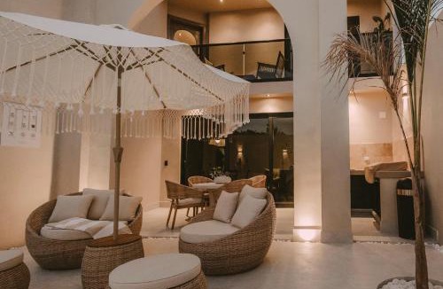 Centro Ski Chalet | Casa AJAL Private Pool Sanctuary