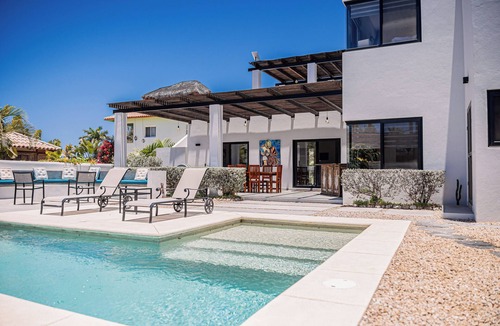 Todos Santos House | Casa Alas. New, Modern, Private Pool, and a Walk to the Beach!