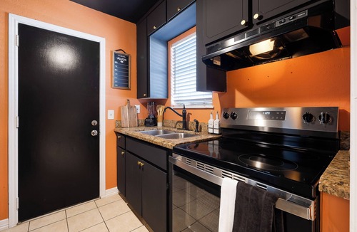 Weslaco Apartment | Casa Alebrije is a cozy apartment King size bed fully equippedin weslaco