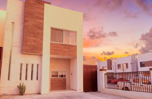 Hermosillo House | Casa Atardecer con Alberca en Privada, 5 min del Aeropuerto y Consulado Americano