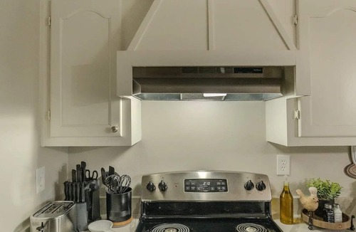 Weslaco House | Casa Blanca, Cozy Mid valley