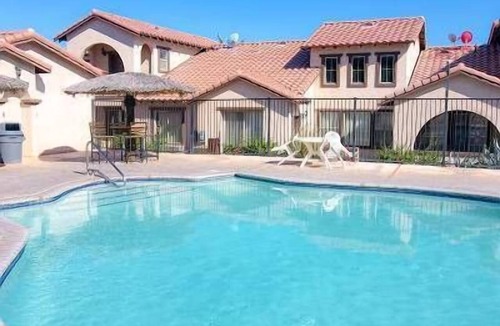 El Dorado Ranch House | Casa Campbell - Enjoy a spacious 4-bedroom rental