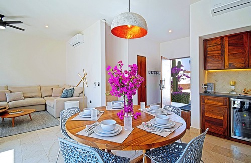 Esterito House | Casa Colibrí - built 2023, Sleeps 8, Secure, 2 blks to Malecon, Private-HTD Pool