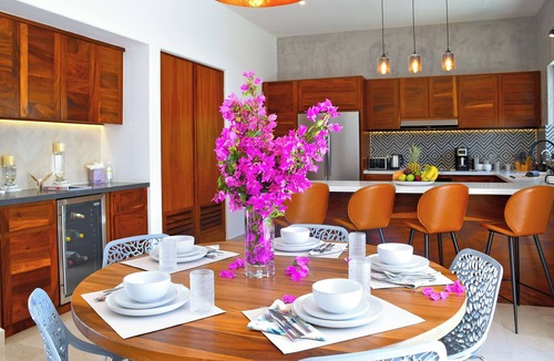 Esterito House | Casa Colibrí - built 2023, Sleeps 8, Secure, 2 blks to Malecon, Private-HTD Pool