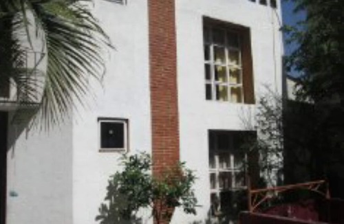 FERROCARRIL House | CASA CON OLOR A CAFE (COMPARTIDA)