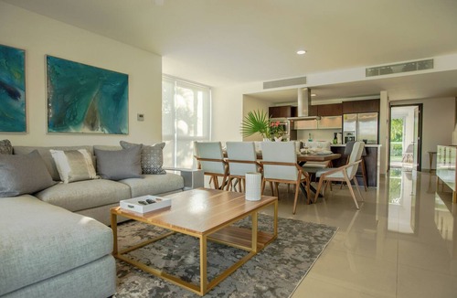Puerto Juarez Condo | Casa Coral Beach Condo 701 S