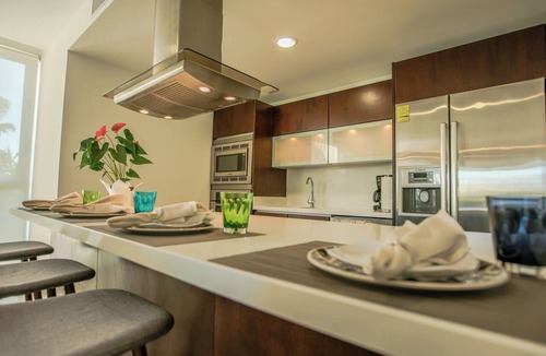 Puerto Juarez Condo | Casa Coral Beach Condo 701 S