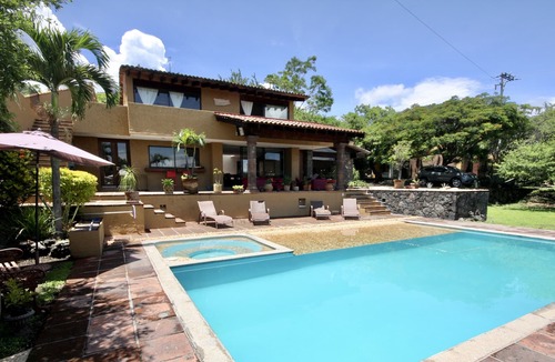 Tepoztlan House | Casa de las Luces by Andiani Travel
