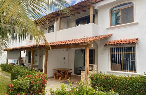 Club Santiago House | Casa en la playa en Club Santiago Manzanillo