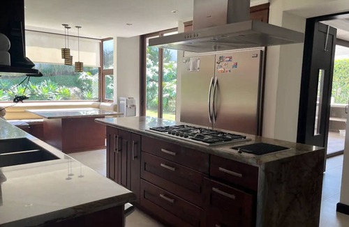 Zona 16 House | Casa en Lomas de San Isidro Arka