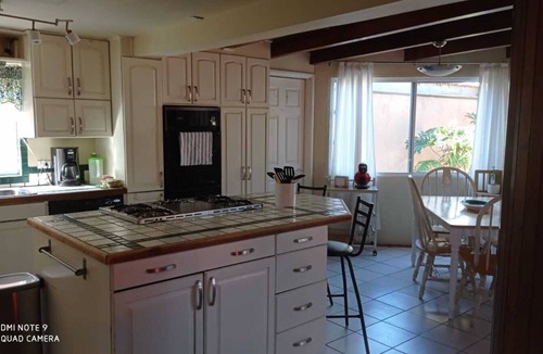 King Coronita House | Casa Estilo Californiano