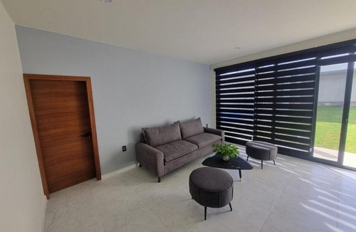 Huaxtla House | Casa frambuesa