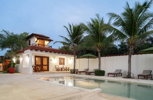 Zihuatanejo de Azueta House | Casa Frente a la Playa, Excelente Para Planes en Familia o con Amigos