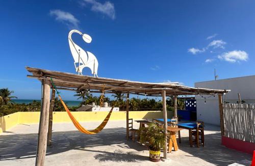 El Cuyo Hotel | Casa Gajah Hotel Cuyo