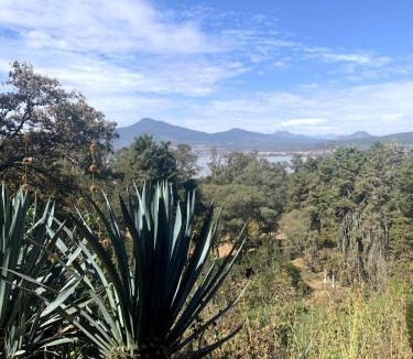 Santa Fe de la Laguna House | Casa Gary, in front of the lake