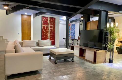 Puerto Juarez House | Casa Gigante de lujo, con piscina privada, 4 amplias habitaciones con baño privado