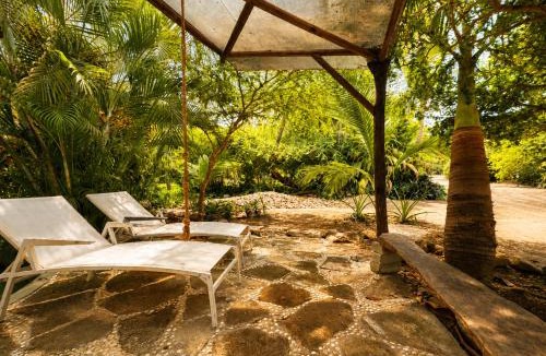 Barra de Colotepec Villa | Casa KUUL, elegant fusion of house and garden.