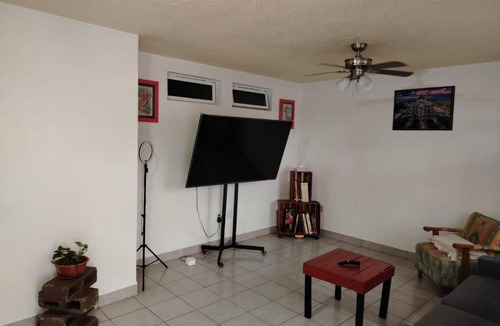 Raquet Club Hostel | Casa Lago de Luz