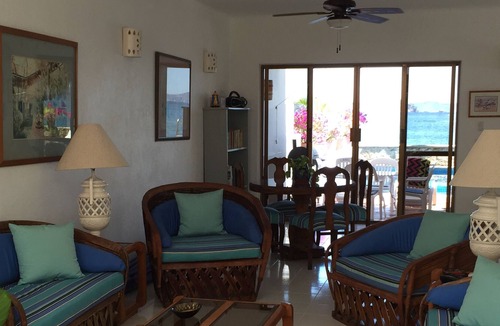Club Santiago House | Casa Lang is a Private Beachfront Paradise in Manzanillo. Mexico